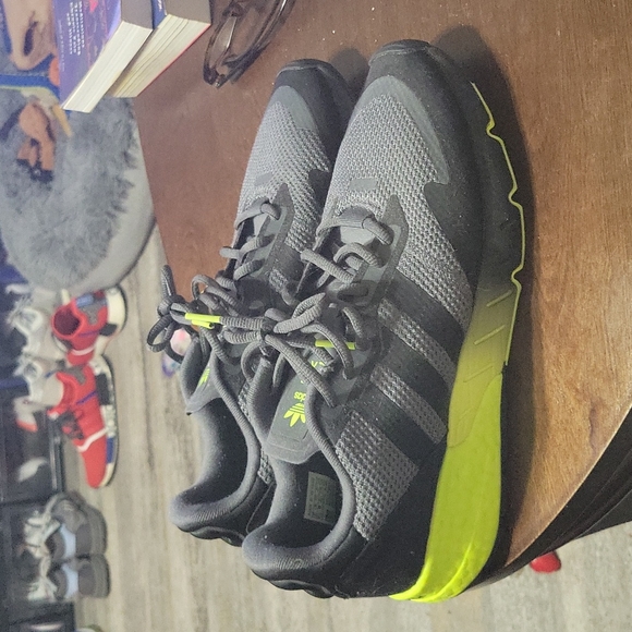 Adidas - Picture 2 of 3